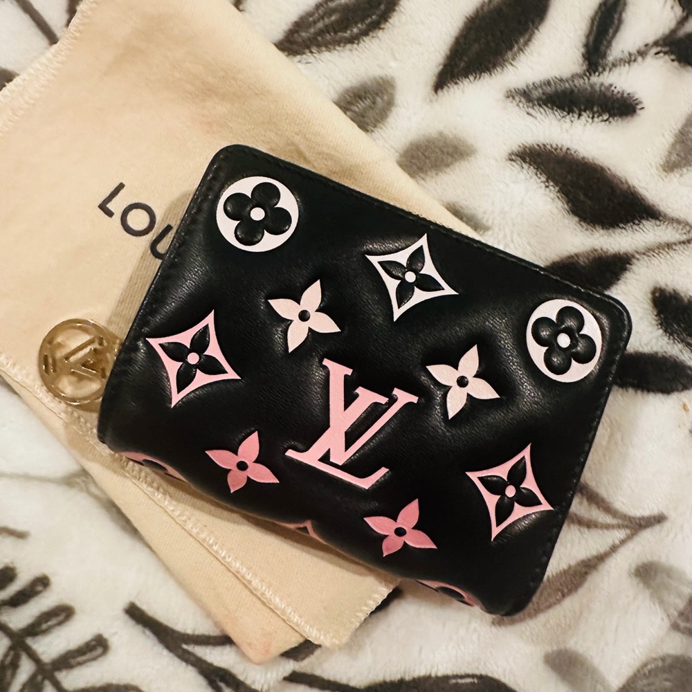 Louis Vuitton Black Coussin Lou limited edition Ski Collection 2024